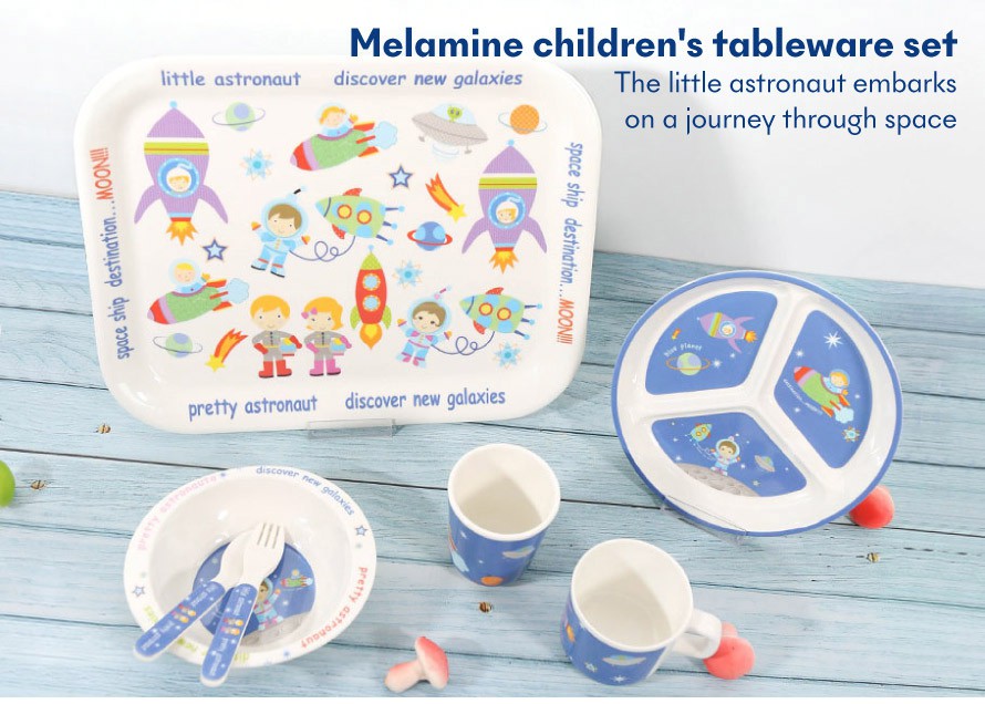 childrens dinnerware set------ 1